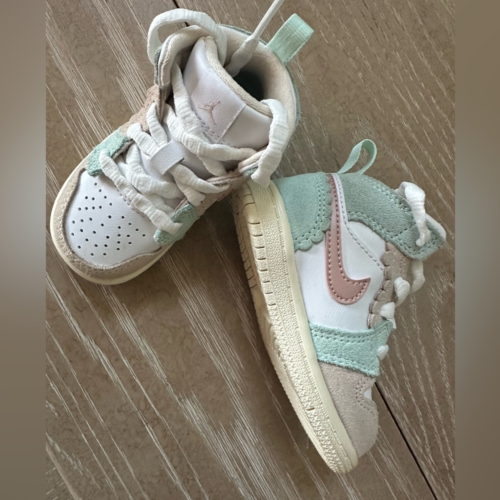 Toddler Nike Air Jordan - Picture 2 of 6
